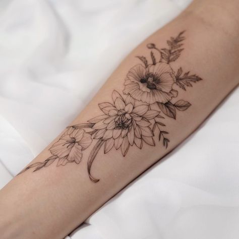 Poppy Floral Tattoo, Water Lily And Poppy Tattoo, Poppy And Lily Tattoo, Poppy And Gladiolus Flower Tattoo, Water Lily Tattoo Design, Fine Line Poppy Tattoo, Gladiolus Flower Tattoo, Gladiolus Flower Tattoos, Water Lily Tattoo