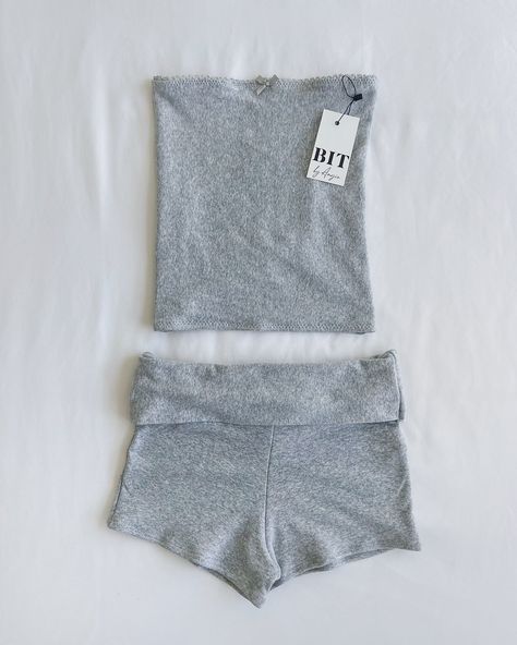 * All preorders for this item ship within 1-2 weeks! Sustainably handmade soft and stretchy tube top and fold over shorts set made out of gray deadstock cotton fabric Slightly cropped fit and fully hemmed Shorts and front part of top are double layered and not see through Model is wearing a size S Free U.S. shipping! Two Piece Set Aesthetic, Casual Tube Top Outfit, Comfort Sweat Set, Fold Over Shorts, Cute Sets Two Pieces, Cute Shorts Outfits, Clothes Baddie, Mini Shorts Outfit, Clothing Sets Two Piece