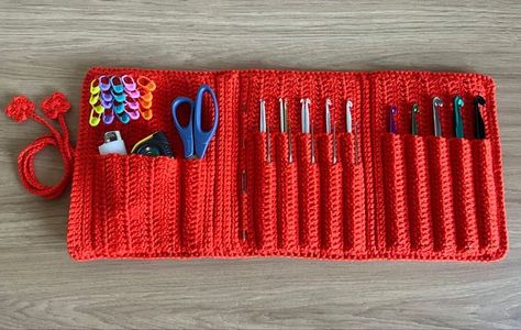 Crochet Cases & Organizers For Easy Storage Crochet Supplies Storage, Crochet Needle Holder, Diy Crochet Hook Case, Crochet Hook Case Tutorial, Crochet Hook Holder Pattern, Crochet Hook Case Free Pattern, Crochet Case Pattern, Crochet Hook Case Pattern, Crochet Needle Case