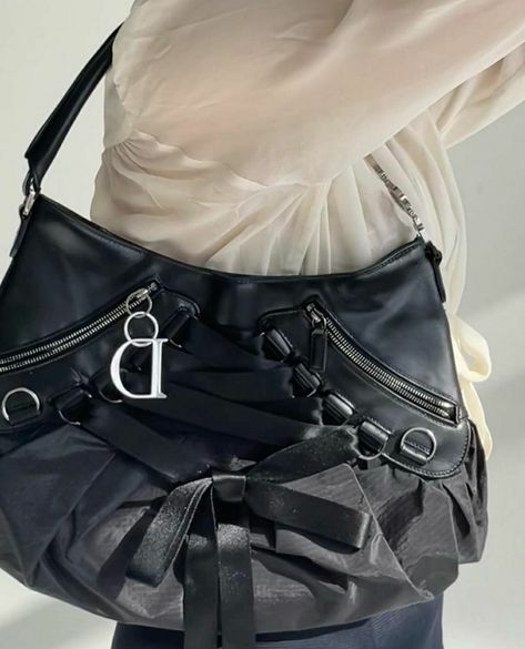 Big Dior Bag, Dior Big Bags, Dior Purse Aesthetic, Dior Corset Bag, Dior Ballet Bag, Dior Ballet Corset Bag, Big Bag Aesthetic, Dior Vintage Bag, Vintage Dior Bag