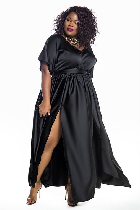 First Look: The Jibri Holiday Collection http://thecurvyfashionista.com/2016/11/jibri-plus-size-holiday-collection/  Looking for something fancy to wear for the holidays? Check out the latest from Atlanta based contemporary plus size designer, Jibri! Dress Body Type, Flare Maxi Skirt, Curvy Fashionista, Fashion Petite, Black Bat, Plus Size Fashion For Women, Black Women Fashion, Plus Size Womens Clothing, Look Plus