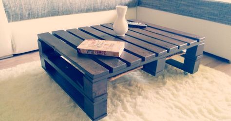 Coffee Table Inspiration, Diy Pallet Sofa, Wooden Pallet Furniture, Pallet Sofa, Afternoon Coffee, Wooden Pallet Projects, Recycled Pallets, Diy Sofa, Diy Coffee Table