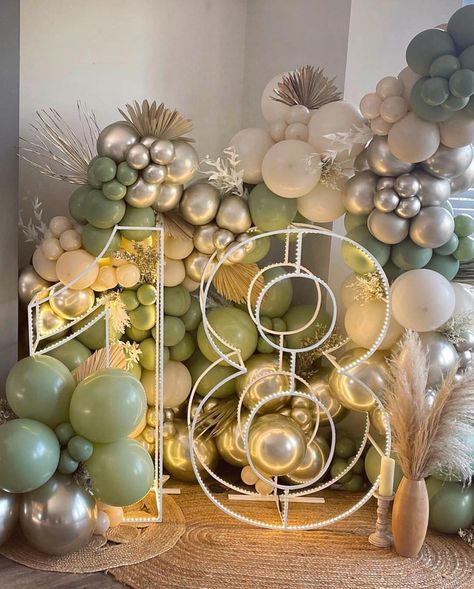 Another Boho style 18th birthday party with a nature atmosphere☘️ #aucklandlife #aucklandpartyideas #18thbirthdayparty #birthdaypartydecoration #birthdaypartystyling #aucklandeventstyling #bohodecor #bohopartyideas Sage Green Balloon Garland, Green Balloon Garland, Golden Balloons, Patricks Day Decorations, Decor Balloons, Blush Balloons, Decorations Birthday Party, St Patrick's Day Decorations, Green Balloon