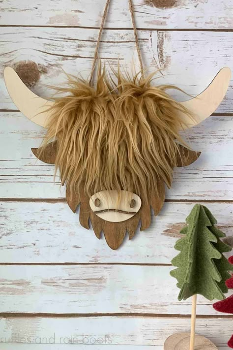 Diy Animal Decorations, Thing To Make To Sell, Highland Cow Scroll Saw Pattern, Wood Block Animals, Highland Cow Bedding, Cow Wood Crafts, Highlander Cow Decor, Highland Cow Themed Classroom, Cow Wood Sign