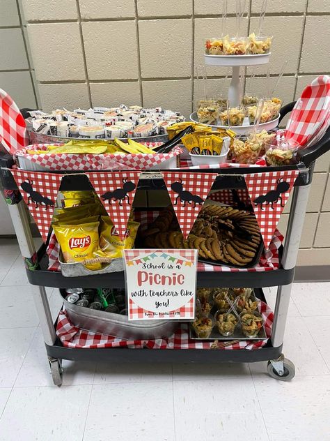 Culture Committee Ideas, Teacher Hospitality Ideas, Teacher Appreciation Food Ideas, Para Appreciation, Teacher Workroom, Snack Carts, Appreciation Themes, Morale Ideas, Teacher Appreciation Lunch