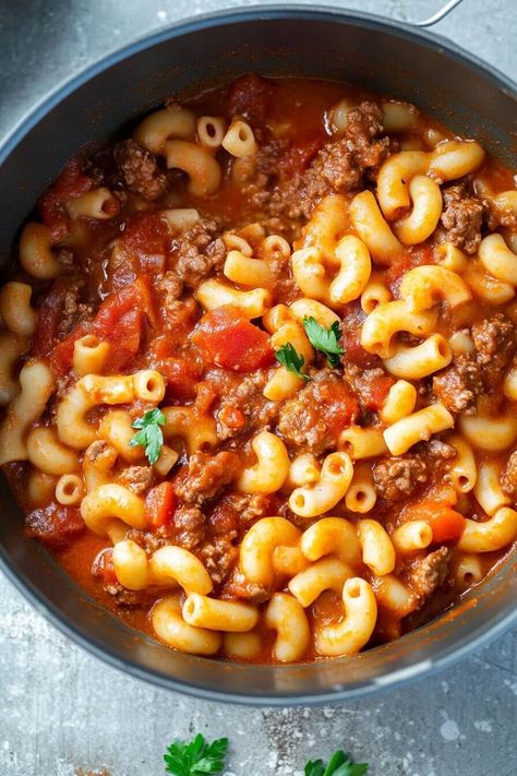 Old Classic Fashioned Goulash Recipe Goulash With Beef Broth, Crockpot Goolosh, Amish Goulash Recipes, Texas Goulash Recipes, The Best Goulash Recipe, Crock Pot Goulash Recipes, Slum Gullion Recipe, Polish Goulash Recipes, Gouloush Recipe