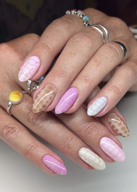 Pink Mismatched Nails, Blooming Nail Art Designs, Blooming Gel Nail Art Fall, Fall Nails Blooming Gel, Summer Nails Blooming Gel, Fall Blooming Gel Nails, Bloom Gel Nails, Blooming Gel Nail Art Ideas, Bubblebath Opi