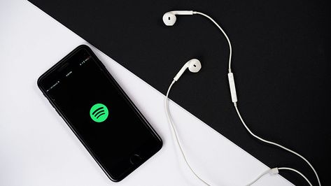 29 Spotify Tips to Trick Out Your Music Streaming Best Pc Games, Streaming Music, Radio Playlist, Spotify Premium, Song Recommendations, Music Promotion, Music App, Spotify App, Music Mood