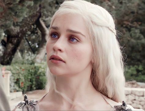 Daenerys Targaryen Eyes, Daenerys Targaryen Edit, Rip To My Youth, Daenerys Targaryen Icons, Game Of Thrones Artwork, Game Of Throne Daenerys, Targaryen Aesthetic, Violet Eyes, Alt Girls