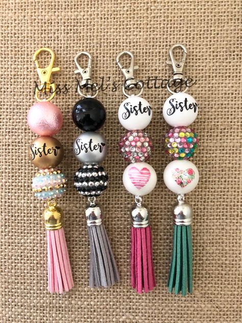 Purse Charms Diy, Bling Gifts, Backpack Keychain, Keychain Ideas, Creeper Minecraft, Tassel Purse, Backpack Keychains, Bead Charms Diy, Purse Backpack