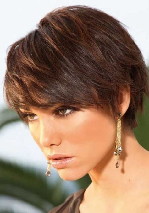 short shaggy hairstyle for thick hair Popular Short Haircuts, Mom Hair, Thick Hair Cuts, Shaggy Short Hair, Thick Wavy Hair, Short Brown Hair, Carey Mulligan, Pixie Haircut For Thick Hair, Short Hairstyles For Thick Hair