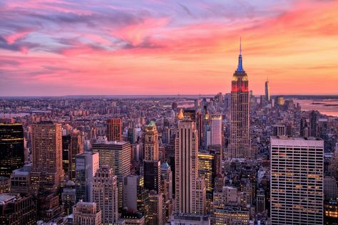 Wondering where to stay in New York City? Here are the top 10 best areas to stay in New York City with useful information and pros and cons for each area! | USA travel tips | New York travel tips | Best hotels in New York | Best hotels in NYC | Where to stay in NYC | Best places to stay in NYC | Best places to stay in New York | NYC hotels | Best neighborhoods in to stay in NYC | Best areas to stay in NYC | Best neighborhoods stay in New York City | NYC neighborhood guide | Where to stay in NYC New York Images, Nyc Wallpaper, New York Sunset, Macbook Air Wallpaper, New York Wallpaper, 7 Wonders, York Wallpaper, New York City Skyline, Sunset City