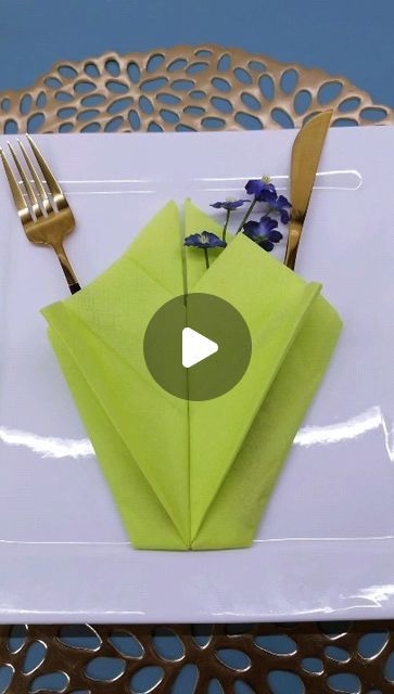 Napkin Origami, Napkin Folds, Creative Napkins, Napkin Folding, Origami Easy, Decoration Table, Table Setting, Origami, Napkins