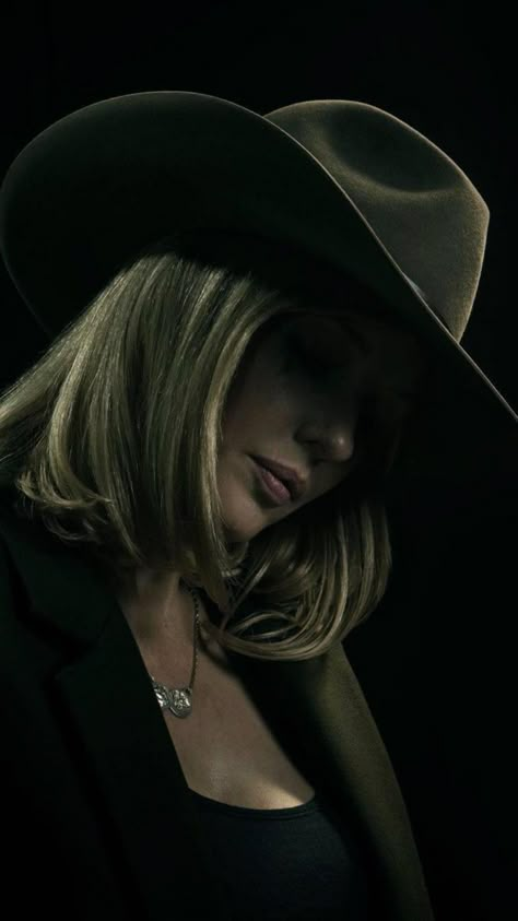 Beth Dutton Style, Yellowstone Tv Series, Favorite Villains, Costumes 2024, Yellowstone Series, Kelly Reilly, Classy Cowgirl, Beth Dutton, Looks Country