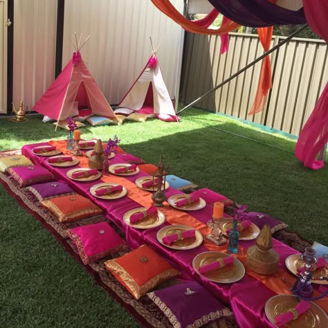 Birthday Teepee, Shimmer And Shine Party, Princess Jasmine Party, Arabian Party, Shimmer Y Shine, Aladdin Birthday Party, Arabian Nights Theme, Princess Jasmine Birthday Party, Aladdin Party