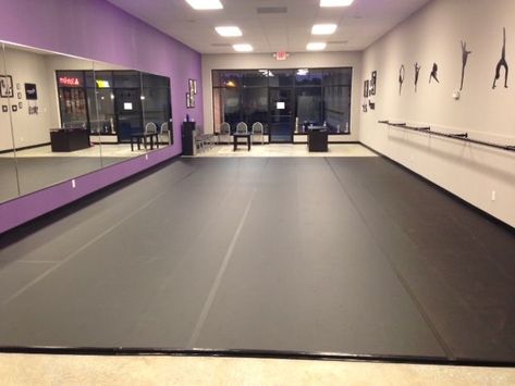 Dance Studio Floor, Ballet Room, Dance Studio Design, Dance Studio Decor, Home Dance Studio, Yoga Studio Design, Dance Rooms, Home Dance, Dream Studio