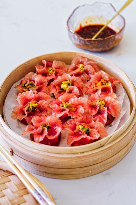 Flower Appetizers, Pink Dumplings, Flower Dumplings, Dumplings Filling, Crystal Dumplings, Vegan Wonton, Dim Sum Party, Edamame Dumplings, Flower Shaped Food