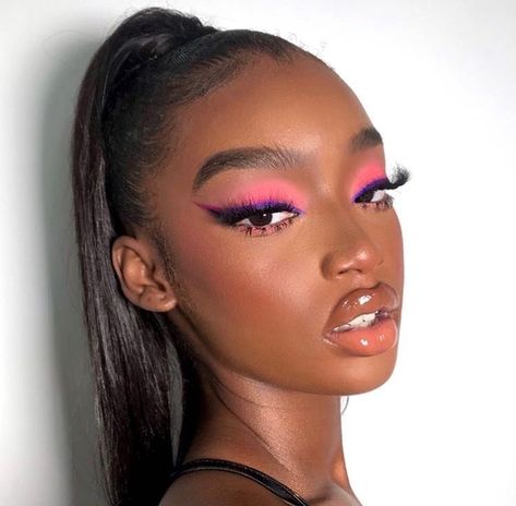 Maquillage Yeux Cut Crease, Mekap Mata, Mac Lipsticks, Makeup For Black Skin, Brown Skin Makeup, Smink Inspiration, Makeup Eye Looks, Creative Makeup Looks, Halloween Makeup Looks