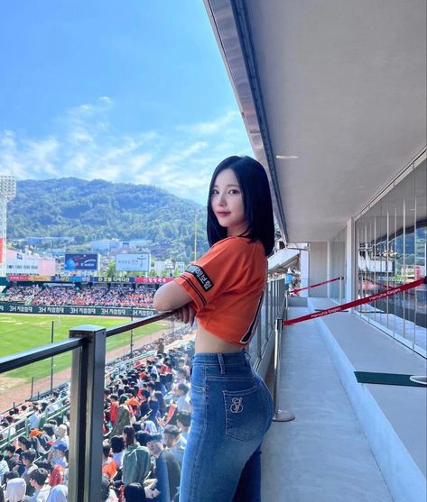 Sohee Update | ALICE Alice Kim, Seductive Clothes, Korean Girl Fashion, Curvy Women Jeans, Body Inspiration, Girl Body, Korean Girl, Fashion Inspo Outfits, Asian Beauty