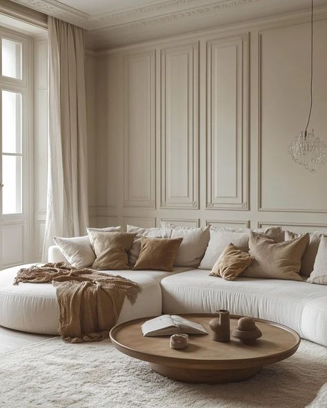 Modern Living space Beige Sectional Living Room, Light Neutral Living Room, Neutral Living Room Warm, Cream Living Room Decor, Cream Couch Living Room, Black Couch Living Room Decor, Cream Sofa Living Room, Brown And Cream Living Room, Black Couch Living Room