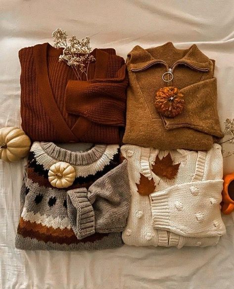 Fall Fashion Aesthetic, Photo Pinterest, Diy Halloween Decor, Aesthetic Cozy, Autumn Clothing, Grunge Vintage, Fall Inspo, Autumn Clothes, Fall Feels