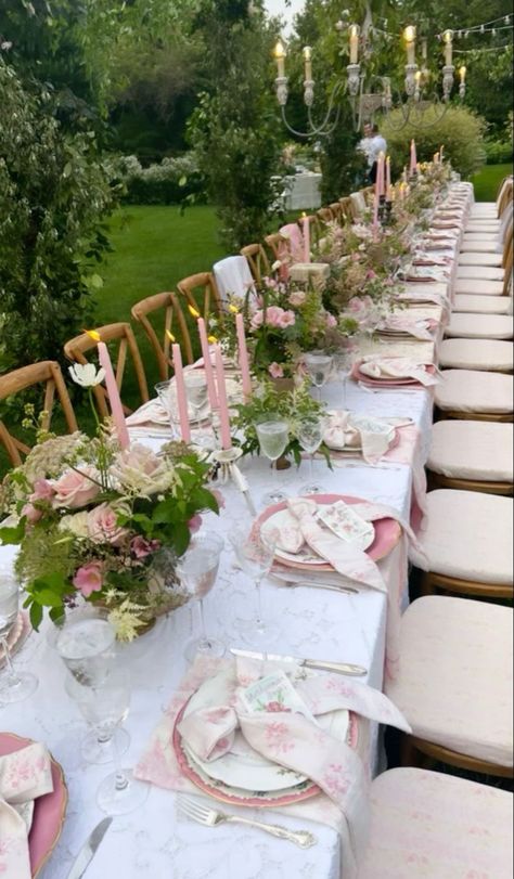 Loveshackfancy Dinner Party, Long Table Garden Party, Pink Bridal Luncheon, Debut Garden Theme Ideas, Spring Dinner Party Decorations, Birthday Party Garden Ideas, Pink Garden Party Decorations, Garden Themed Party Decorations, English Garden Theme Party