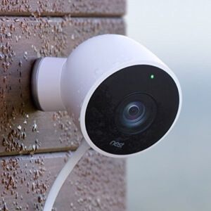 A Beginner’s Guide to Wireless Security Cameras for Home Smart Home Ideas Technology, Security Gadgets, Smart Home Ideas, Video Security, Home Security Tips, Security Cam, Wireless Home Security Systems, Diy Home Security, Security Equipment