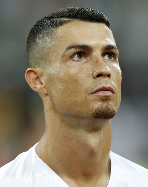 The 10 Best Footballer's Hairstyles And How To Get The Look Ronaldo New Hairstyle, Paul Pogba Manchester United, Cristiano Ronaldo Haircut, Ronaldo News, Ronaldo Hair, Cristiano Ronaldo Hairstyle, Ronaldo Haircut, Cr7 Portugal, Hector Bellerin