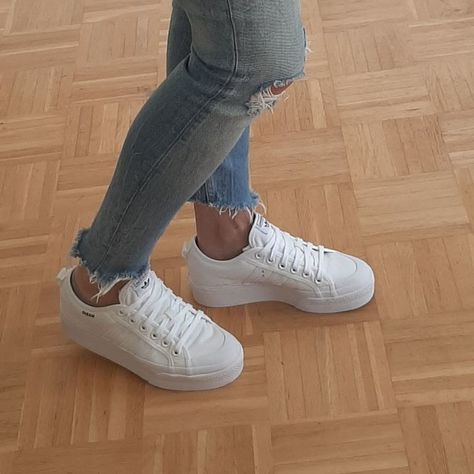 Adidas Nizza Outfit, Adidas Nizza Platform Outfit, Platform Nikes, Nizza Adidas, Nizza Platform Shoes, Platform Shoes Outfit, Adidas Platform, Adidas Sambarose, Adidas Nizza Platform