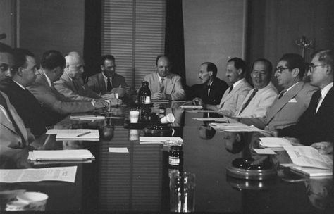 How to Lead and Run a Meeting Enola Gay, Manly Stuff, Quiet People, Art Of Manliness, Vintage Business, Leadership Management, Lean Muscle Mass, Man Stuff, Disaster Preparedness