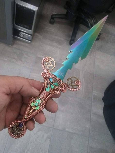 Knife Aesthetic, Pretty Knives, Cool Swords, Cool Knives, Witchy Things, Witchy Stuff, Fantasy Jewelry, Swords, Cool Things