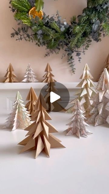 Plastic Bag Christmas Decorations, Brown Paper Christmas Decorations, Paper Bag Christmas Tree, Diy Nordic Christmas Decorations, Crafts With Paper Bags, Brown Paper Crafts, Paper Christmas Tree Diy, Sustainable Christmas Tree, Sustainable Christmas Decorations