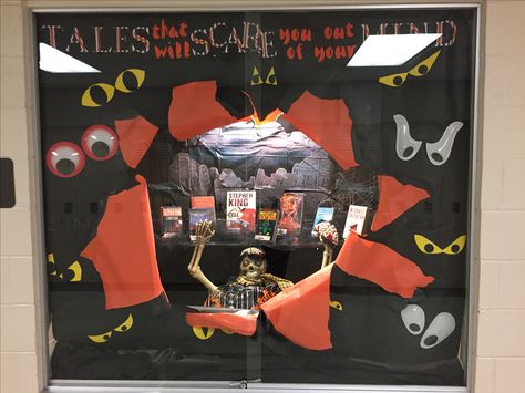 Halloween Display Case School, Horror Library Display, School Display Case Ideas, Halloween Library Displays, School Hallway Displays, High School Halloween, Library Halloween, Halloween Library, Kitchen Boards