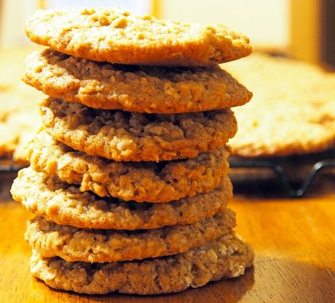 Oatmeal raisin cookies are my dad’s favorite and I often make them when we are going to be together.  I think that is probably why any other recipe with oatmeal in it catches my eye – it reminds me… Brown Sugar Oatmeal Cookies, Brown Sugar Glazed Salmon, Brown Sugar Oatmeal, Brown Sugar Cookies, Bolo Fit, Oatmeal Cookies Chewy, Pioneer Woman Recipes, Oatmeal Cookie Recipes, Oatmeal Raisin Cookies