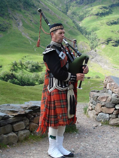 Scotland Scotland Men, Wind Instruments, Great Scot, Scotland Forever, Celtic Heritage, Scotland Highlands, Men In Kilts, Visit Scotland, Bagpipes