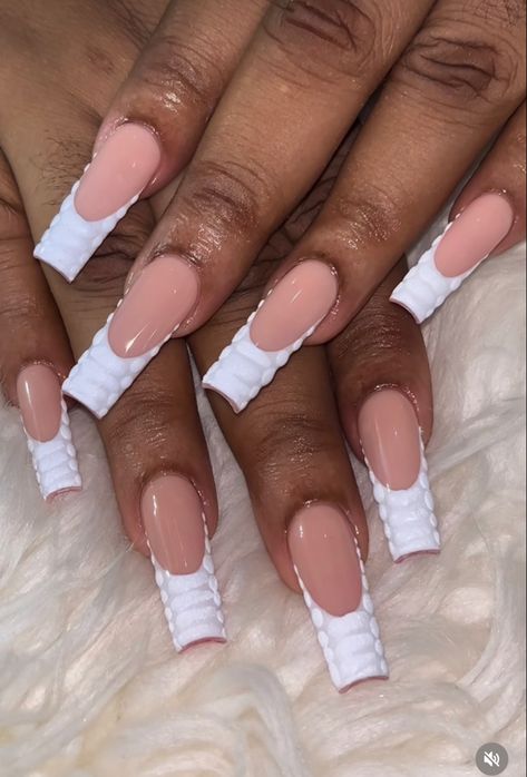 Frenchies Acrylic Nails, Nail Art White Nails, Frenchie Nails, White Nails Acrylic, Nail Art White, Bedazzled Nails, Fake Nails White, Brunch Outfits, Acrylic Nail Set