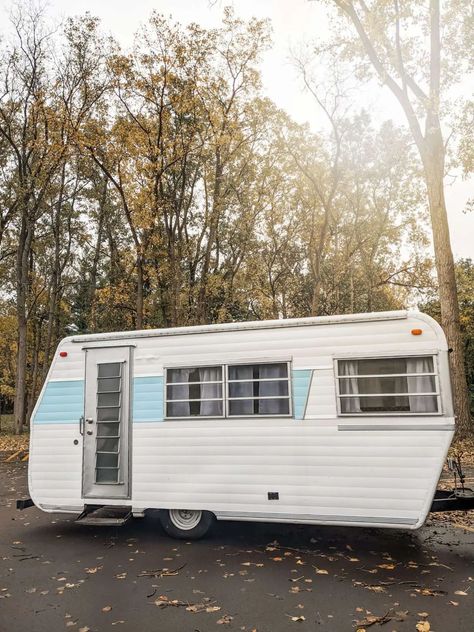 Adorable 1965 Newly Renovated Vintage Camper for Sale Small Vintage Camper Remodel, Old Campers For Sale, Vintage Travel Trailers Interiors, Vintage Camper Exterior, Small Campers For Sale, Used Campers For Sale, Vintage Camper Redo, Camper Bunk Beds, Vintage Remodel