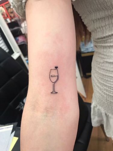 Bff Wine Glasses, Small Wine Bottle Tattoo, Matching Tattoos Wine, Wine Glass Tattoo Friends, Wine Tattoo Best Friend, Tiny Wine Glass Tattoo, Glass Of Wine Tattoo, Bartender Tattoo Ideas, Wine Tattoo Ideas