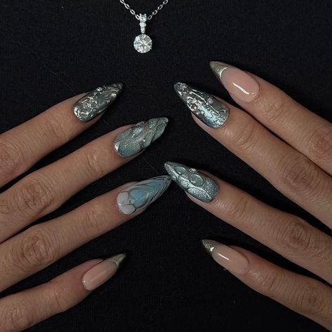 Long chrome nails Siren Nails, Mix Nails, Siren Aesthetic, Grunge Nails, I Love Nails, Luxury Nails, Gel Nail Art, Best Acrylic Nails, Pretty Makeup