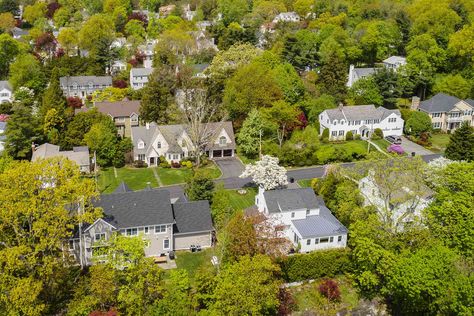 This Is the Wealthiest Suburb in the U.S. New York Suburbs, Scarsdale New York, White Picket Fences, Financial Website, Picket Fences, Family Beach Trip, Country Clubs, Travel Club, The Suburbs