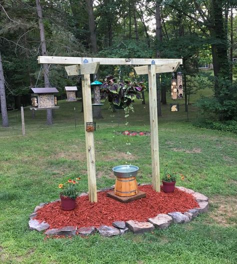 Bird Feeder Station, Bird Feeder Stands, Backyard Birds Sanctuary, Bird Feeding Station, Bird House Kits, Bird Feeding, Diy Bird Feeder, Hummingbird Garden, Diy Birds