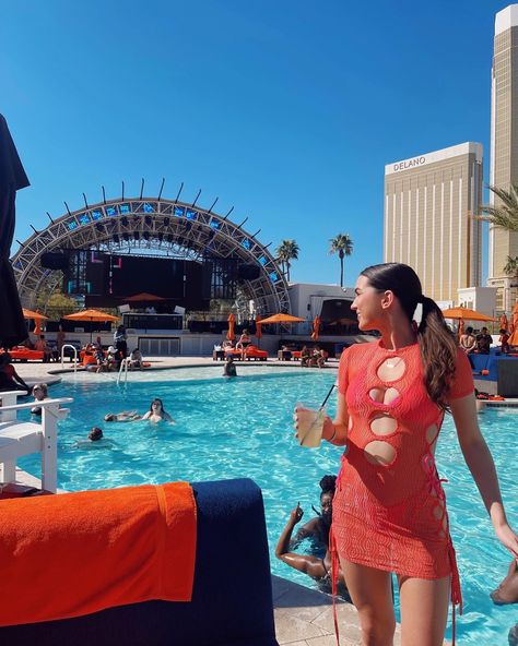 Vegas Day Club Outfits, Vegas Beach Club Outfit Ideas, Vegas Pool Party Outfit Plus Size, College Pool Party Outfit, Dayclub Pool Outfit Vegas Summer, Vegas After Party Outfits, Vegas Outfit Ideas Pool Party, Day Pool Party Outfit Style, Pool Party Club Outfit