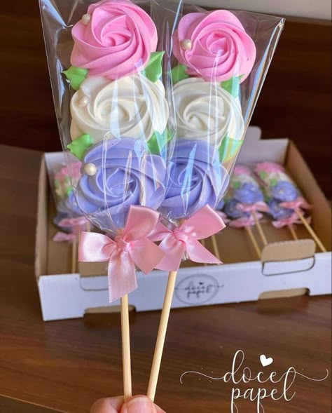 Meringue Cookie Recipe, Meringue Desserts, Landscaping Design Ideas, Meringue Cookies, Front Yard Landscaping Ideas, Yard Landscaping Ideas, Candy Bouquet, Landscaping Design, Candy Making