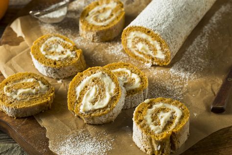 Libbys Pumpkin Roll, Pumpkin Roll Recipe Easy, Pumpkin Roll Recipe, Moist Yellow Cakes, Pumpkin Roll Cake, Pumpkin Rolls Recipe, Pumpkin Pie Mix, Homemade Gravy, Cheese Pumpkin