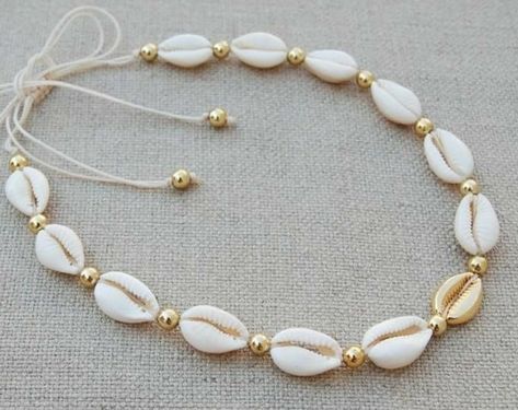 Preppy Jewelry, Shell Choker, Beaded Necklace Diy, Jewelry Accessories Ideas, Jewelry Beaded, Handmade Wire Jewelry, Summer Necklace, Diy Crafts Jewelry, Shell Jewelry