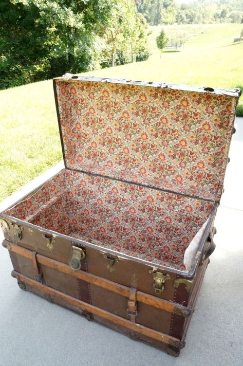 old steamer trunk Steamer Trunk Ideas, Vintage Trunks Makeover, Steamer Trunk Makeover, Trunk Redo, Antique Trunk Restoration, Trunk Makeover, Vintage Steamer Trunk, Trunk Ideas, Antique Steamer Trunk