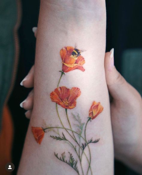 Poppy Tattoo Sleeve, Bee And Flower Tattoo, Micro Realism, Poppy Flower Tattoo, Mastectomy Tattoo, Poppies Tattoo, Summer Tattoo, Botanical Tattoo, Bee Tattoo