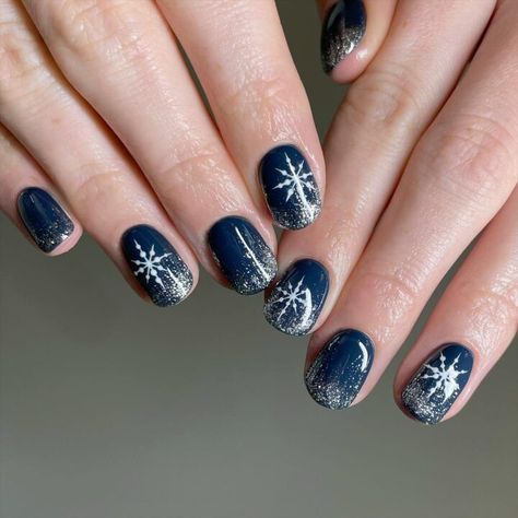 Blue Nail Polish Colors, Blue Prom Nails, Snowflake Nail Design, Blue And Silver Nails, Blue Gel Nails, Dark Blue Nails, Xmas Nail Art, Snowflake Nail Art, Baby Blue Nails