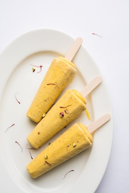 Mango Kulfi Recipe, Writer Fashion, Indian Ice Cream, Mango Kulfi, Jeff Mauro, Types Of Ice Cream, Kulfi Recipe, Frozen Summer, Selfie Friends