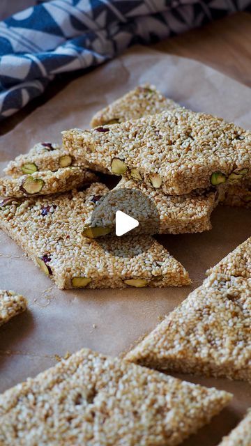 Mary Politis on Instagram: "PASTELI - Honey & sesame bars.
A simple and delicious recipe that dates as far back as Greek Antiquity. A simple recipe that centuries later we are still enjoying as a snack and healthy sweet treat!

500 grams sesame seeds
500 grams honey
100g pistachios 

Toast sesame seeds over medium high heat for approximately 5 minutes then add the pistachios and continue toasting for another 5 minutes or until the sesame has started to turn golden in colour.

Remove the sesame seeds and pistachios from the pan and set aside. In the same pan (that you’ve allowed to cool slightly) pour in the honey and bring it to a boil over medium high heat. As soon as the honey starts to boil and bubble, pour the toasted sesame and pistachio back in.

Stir constantly for up to 10 minutes Sesame Recipes Healthy, Sesame Sweets, Honey Sesame Sticks Recipe, Sesame Honey Cookies, Sesame Seed Recipes, Sesame Seed Candy, Sesame Seed Bars Recipe, Sesame Honey Candy Recipe, Sesame Halva Recipe